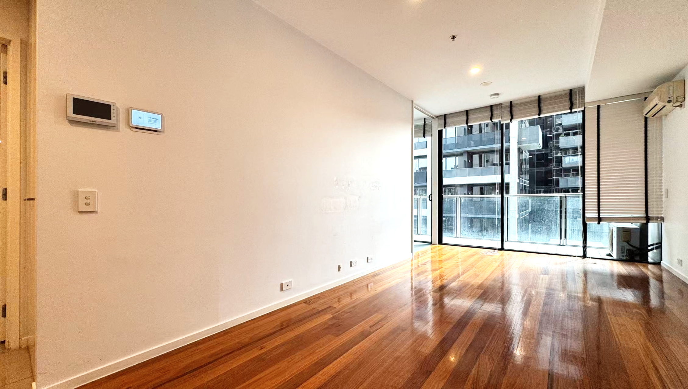 909/20 Rakaia Way, Docklands - Thumbnail 2